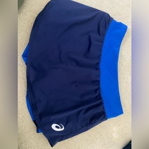 Light and dark blue ASICS lined tennis skirt in size small